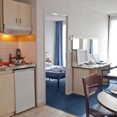 Appart'city Confort Grand Palais Apart-hotel